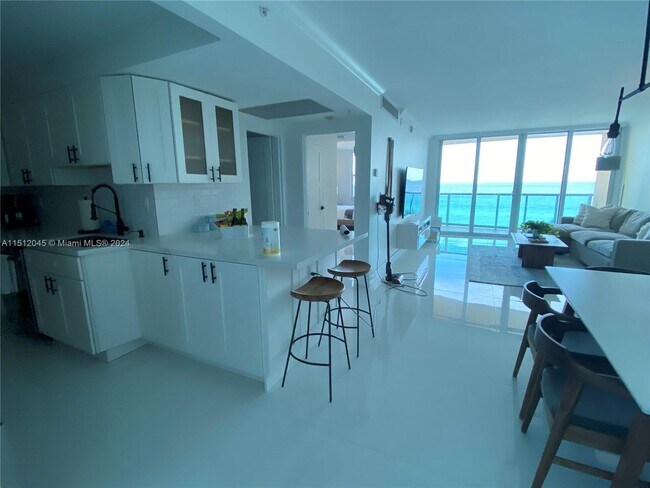 Building Photo - 2501 S Ocean Dr