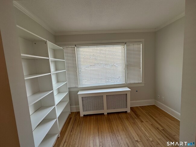 Building Photo - 124 Pemberwick Rd