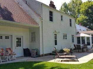 Foto del edificio - 2517 S Twyckenham Dr