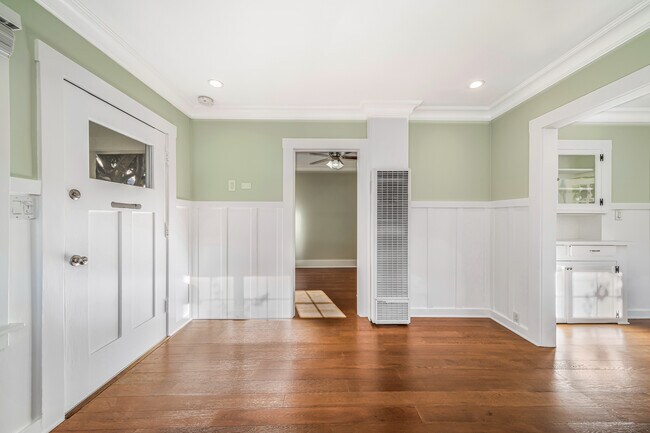 Foto del edificio - 240 Ashland Ave