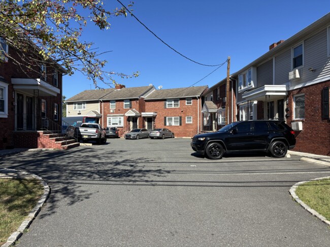 Foto del edificio - 616 Mill St