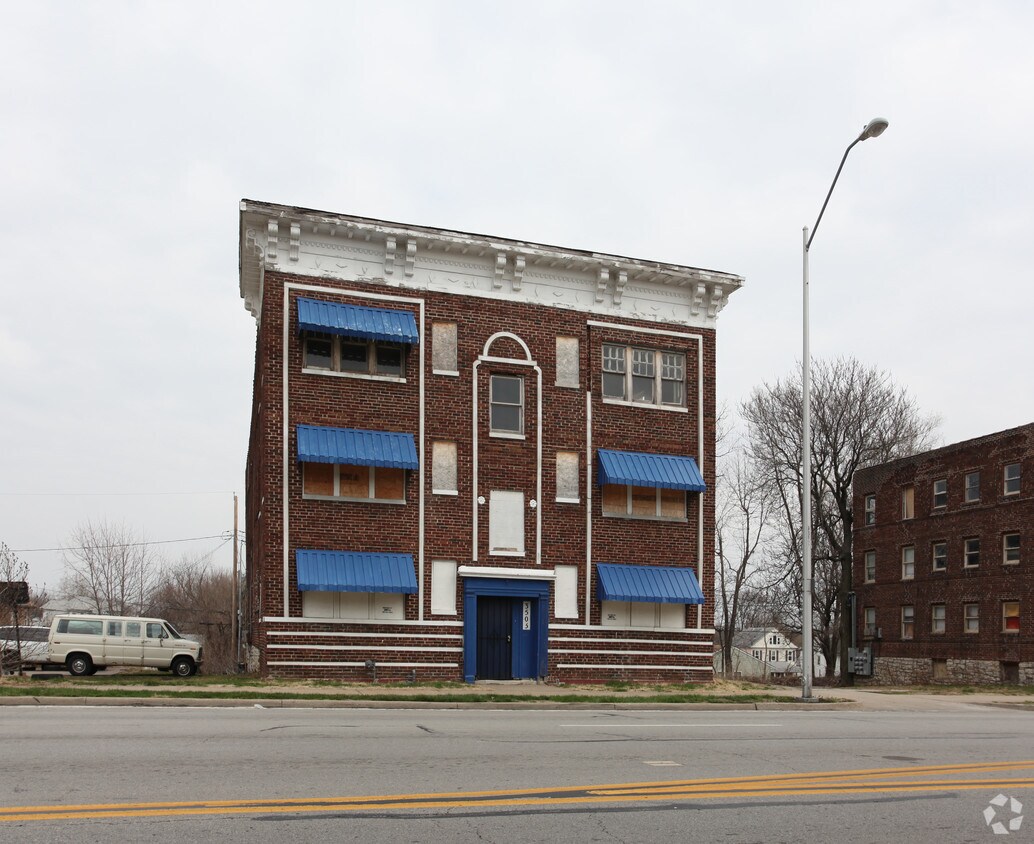 Paseo en el jardín - Paseo Garden