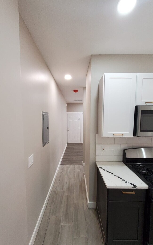 Beautifully designed - 660 Grove St