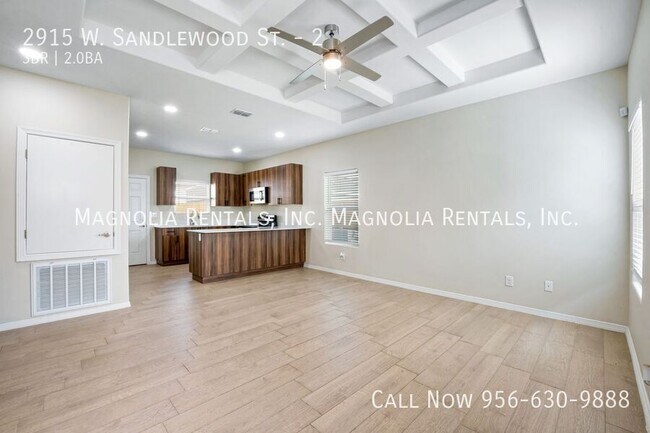 Building Photo - 2915 W Sandlewood St