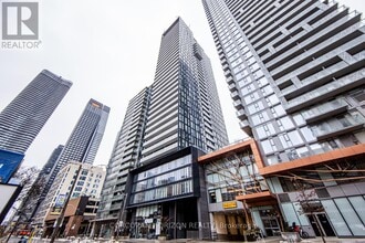 Building Photo - 28 Wellesley St E