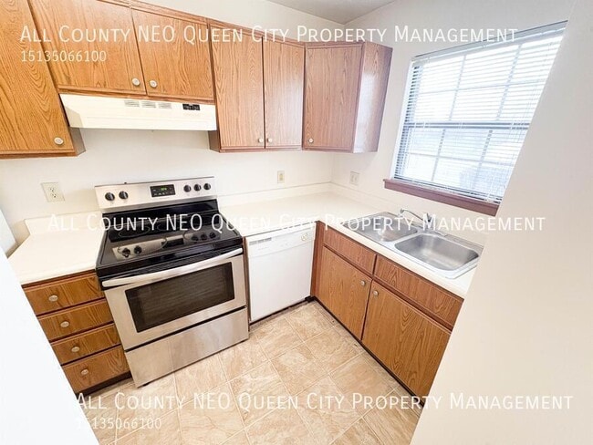 Building Photo - 2745 Brookshire Ln