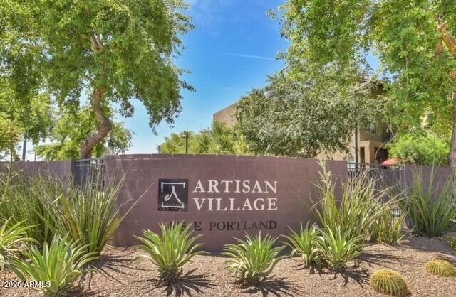 Foto principal - 615 E Portland St