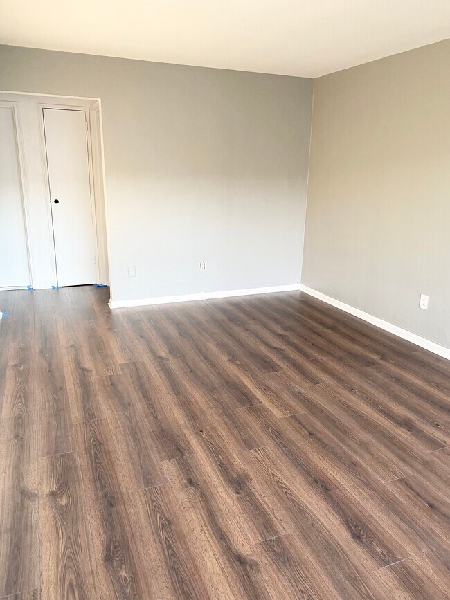 Foto del edificio - 7020 Cottage Ave