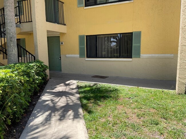 Foto del edificio - 310 Meadows Cir