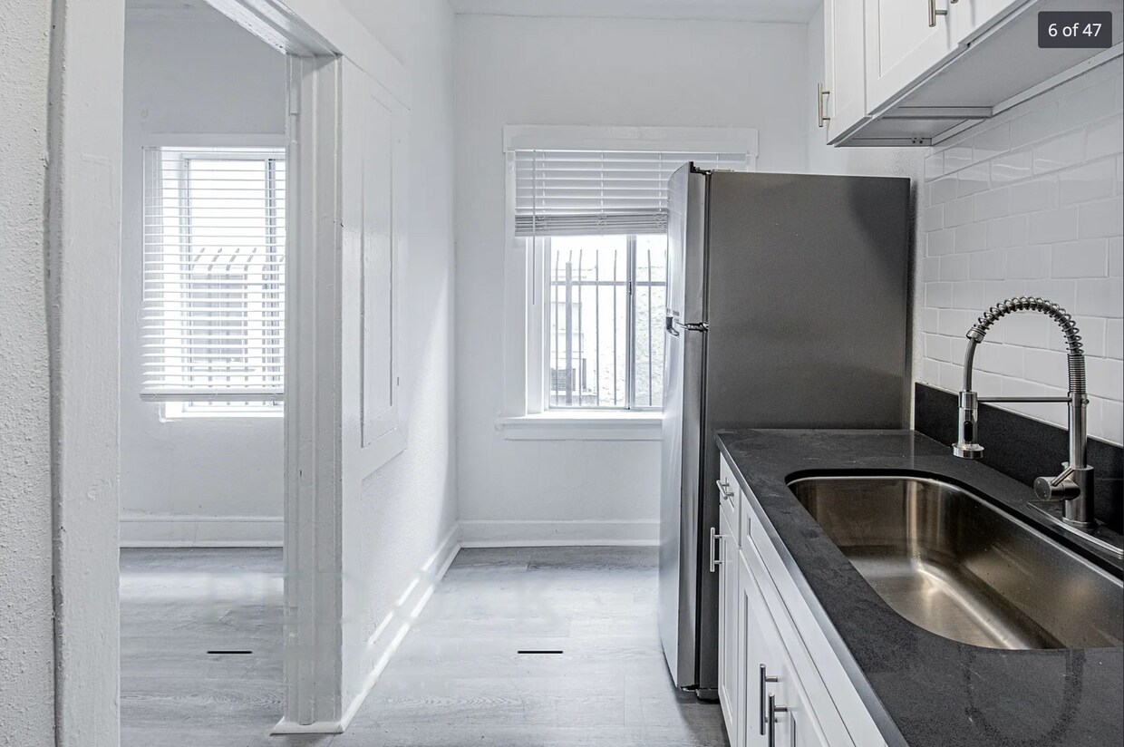 Foto principal - 816 S Park View St