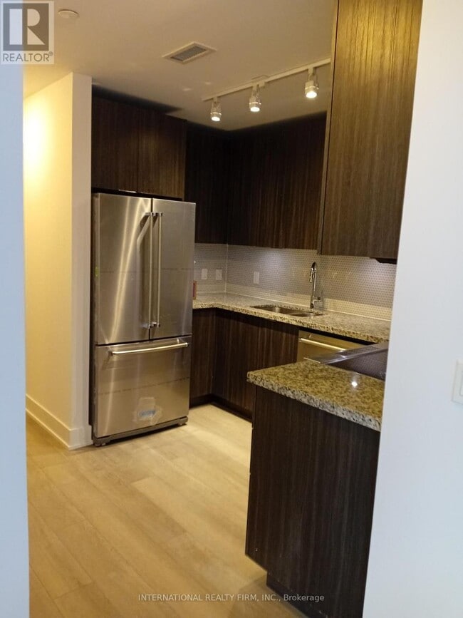 Photo du bâtiment - 30 Shore Breeze Dr