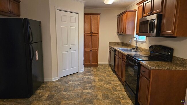 Building Photo - 126 Rolling Woods Cir