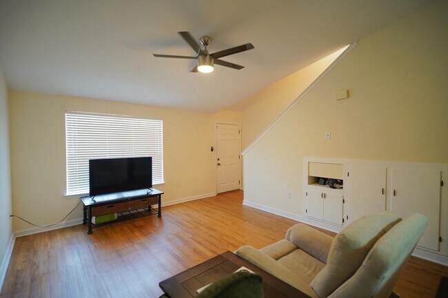Foto del edificio - 4434 Gearhart Rd