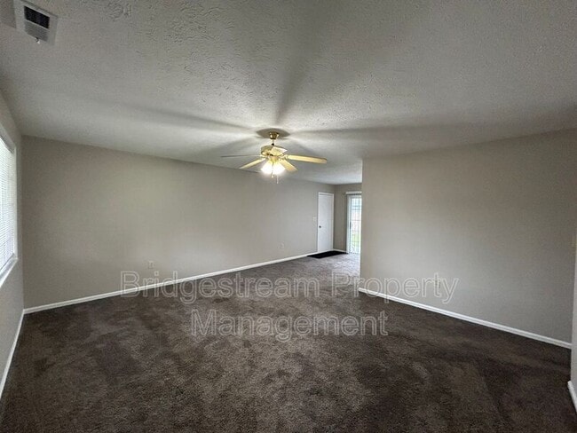 Building Photo - 2460 Rondowa Ave