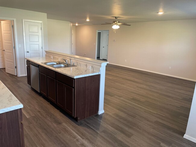 Building Photo - *Pre-leasing* Three Bedroom | Two Bath Hom...