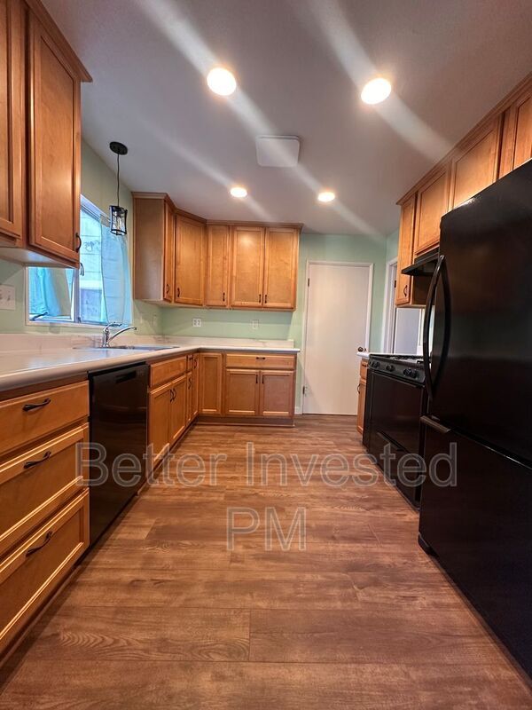 Foto del edificio - 719 Parkside Dr