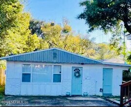 Building Photo - 4808 Lawnview St