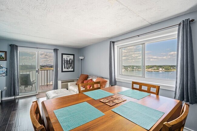 Foto del edificio - 100 Cove Way