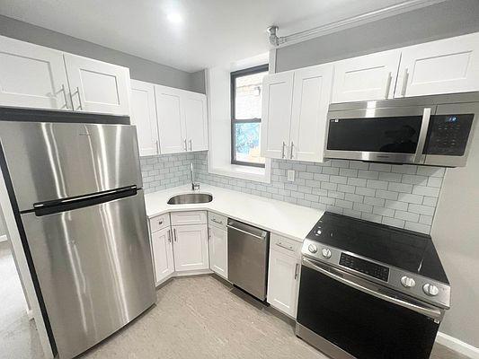 Primary Photo - 3 bedroom in BRONX NY 10459