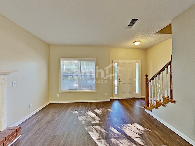 Foto del edificio - 117 Carl Barrett Dr