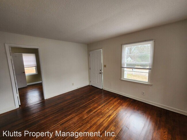 Building Photo - 2 br, 1 bath House - 3212 Seymour Dr Apt #1