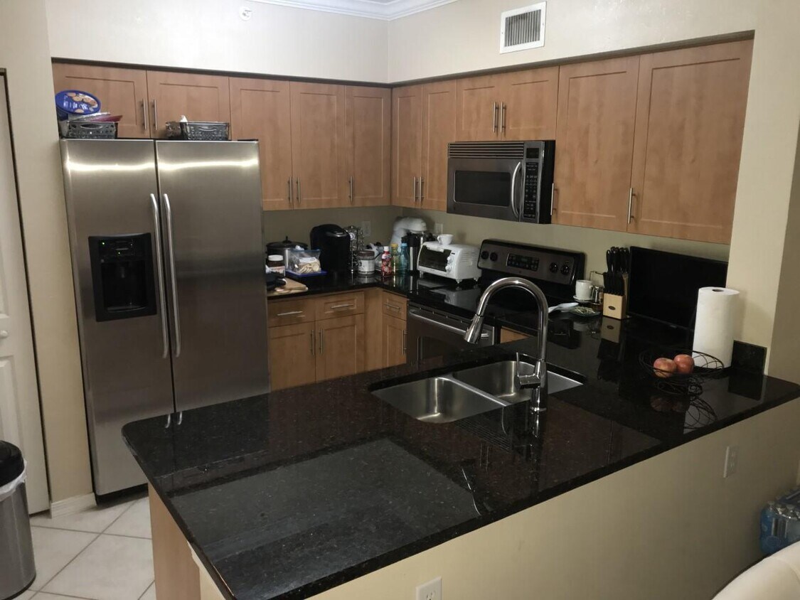 6565 Emerald Dunes Dr Unit 208, West Palm Beach, FL 33411 Condo for