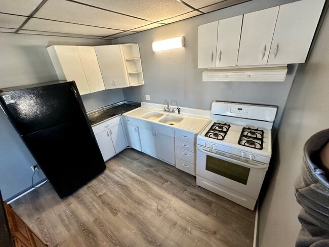 Foto del edificio - 102 S Main St