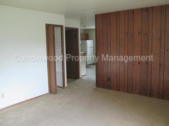 Building Photo - 2551 Chestnut Dr