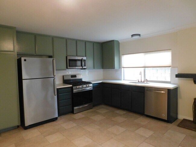 Foto del edificio - Beautiful 2 story Home in Anaheim