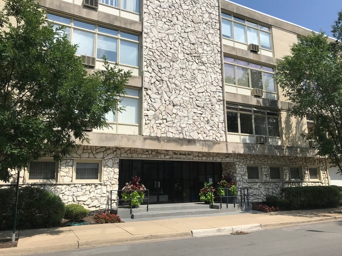 Primary Photo - 222 N Marion St