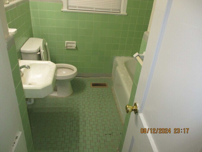 Foto del edificio - 1605 Edgerly Ave