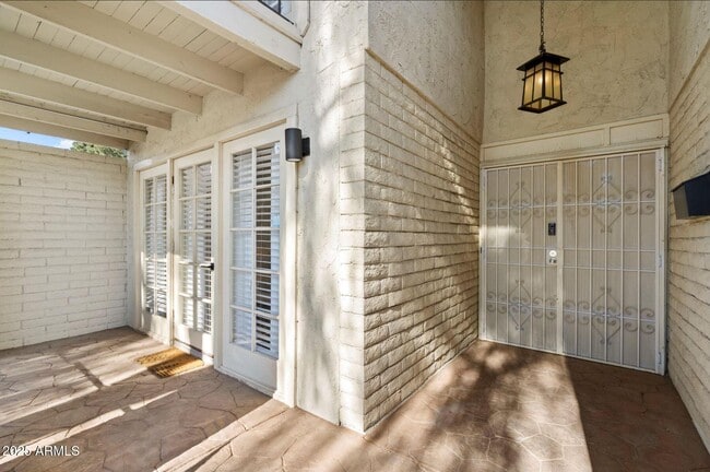 Foto del edificio - 7802 E MacKenzie Dr