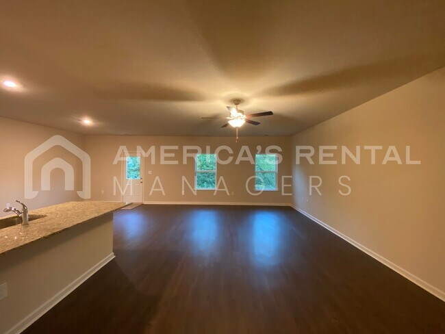 Foto del edificio - Large, Beautiful Home for Rent in Springville! Available to View Now!!!  DEPOSIT PENDING!!