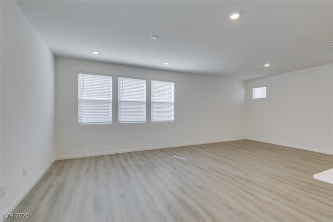Building Photo - 9133 Vesey Ave
