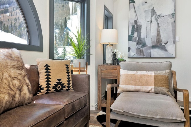 Foto del edificio - 280 Mahoney Dr