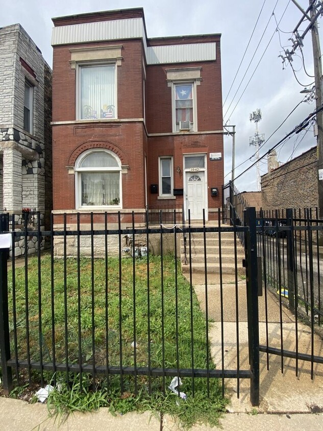 Primary Photo - 1942 N Pulaski Rd