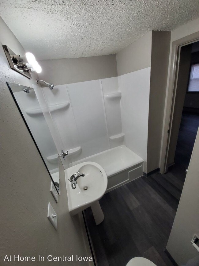 Foto del edificio - 3417 E 26th St