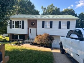 Building Photo - 448 Kingswood Dr