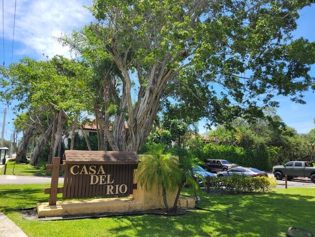 Foto del edificio - 480 NW 20th St