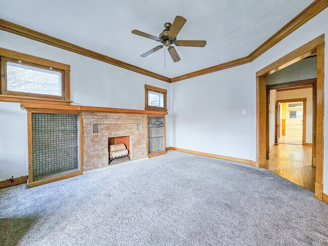 Building Photo - 3338 W Cullom Ave