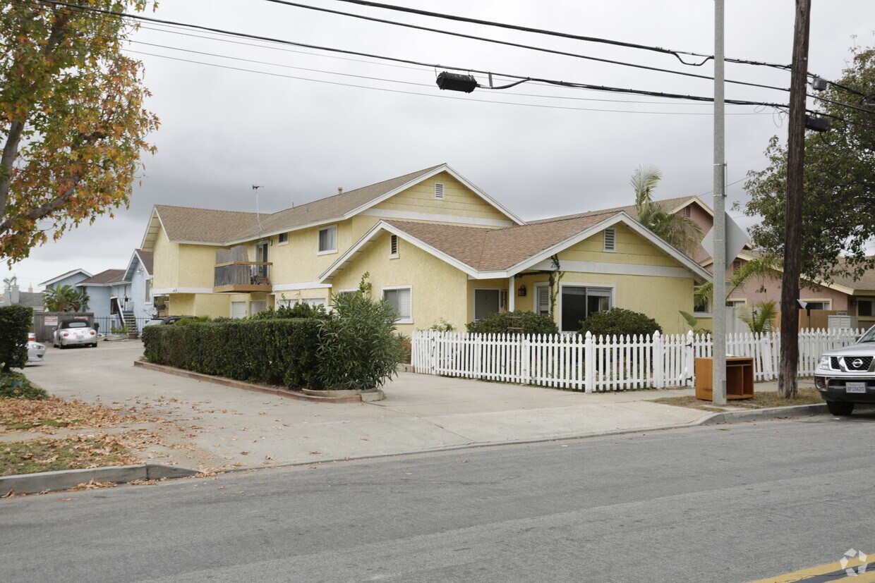 Primary Photo - 2115 Florida St