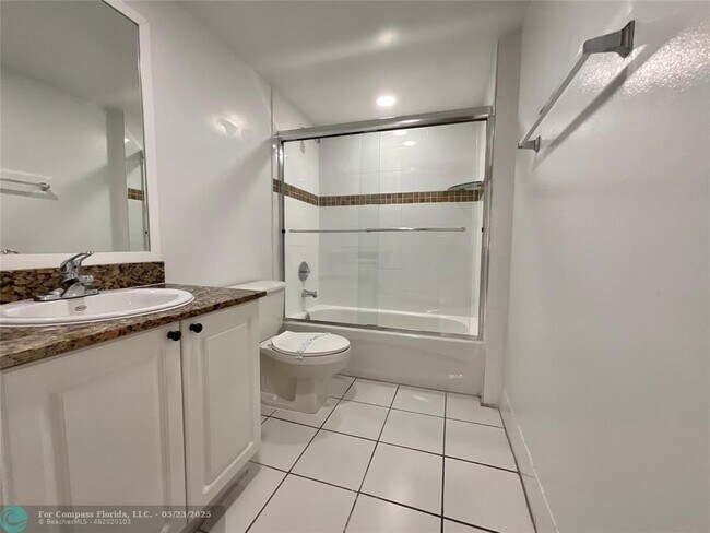 Foto del edificio - 9517 Fontainebleau Blvd
