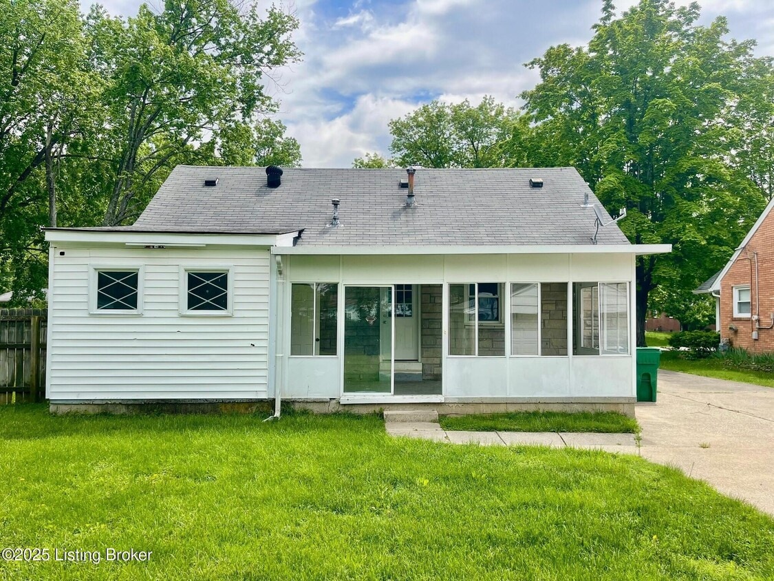 Building Photo - 6112 Corinth Way