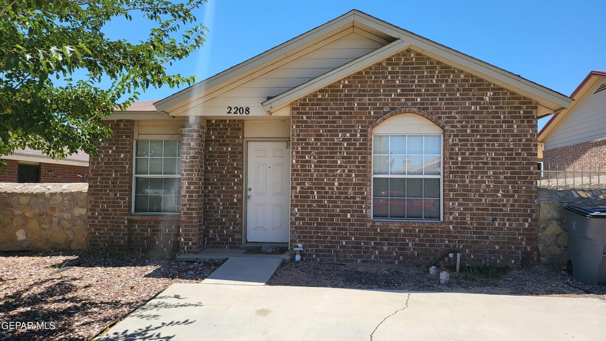Foto principal - 2208 Tierra Alegre Way