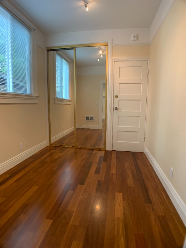 Building Photo - 624 Shrader St