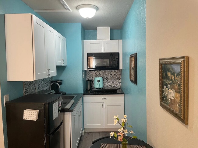 Foto del edificio - 3275 Parkhaven Dr