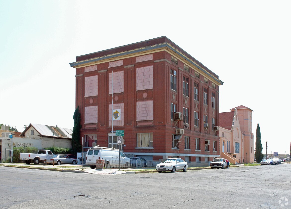 Primary Photo - D Lamar Building