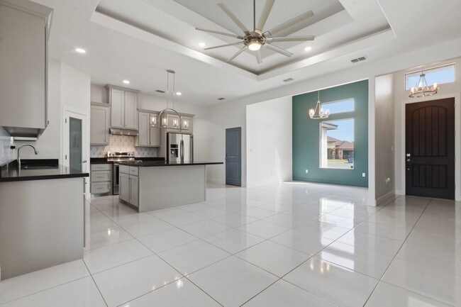 Building Photo - 16584 Barnes Ct