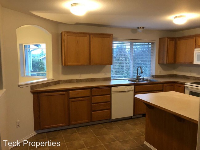 Building Photo - 5 br, 3 bath House - 8404 49th Loop SE