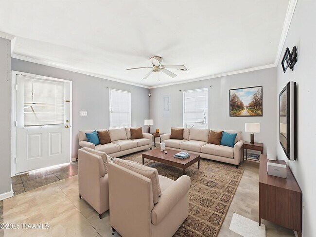 Foto del edificio - 124 Sternberg Dr